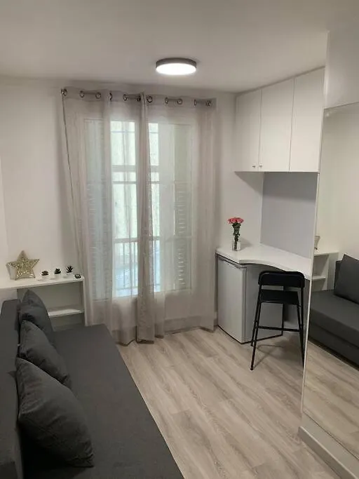 פריז Charming Studio Eiffel Tower דירה
