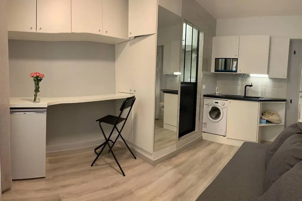 Apartment Charming Studio Eiffel Tower Paris France